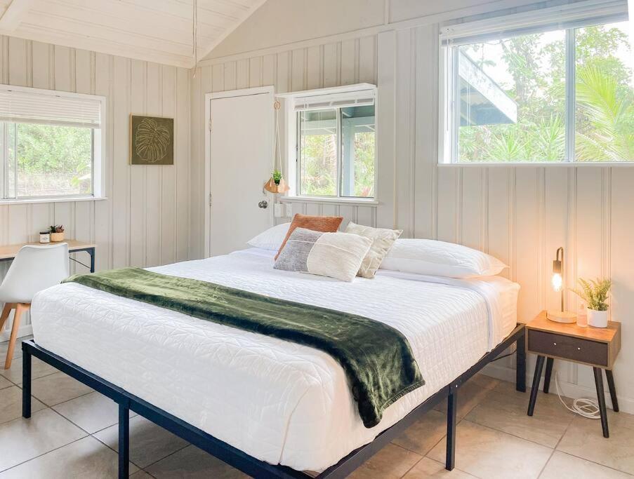 Monstera Bungalow, Spacious, King Bed, Big Kitchen Keaau Dış mekan fotoğraf
