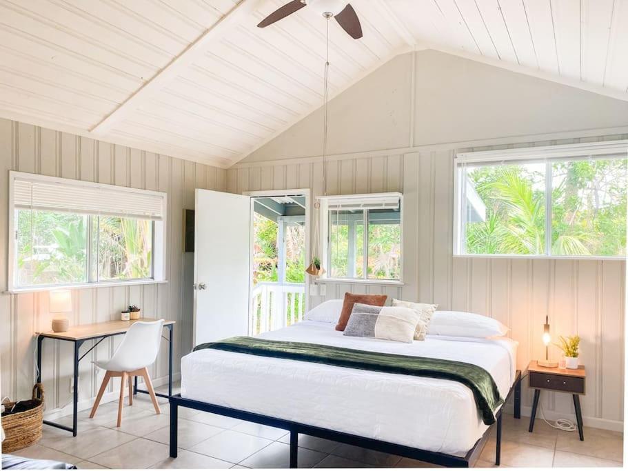 Monstera Bungalow, Spacious, King Bed, Big Kitchen Keaau Dış mekan fotoğraf